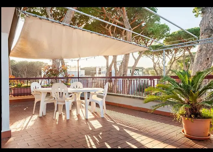 Stanza Con Parcheggio Privato In Condiviso Δωμάτια σε οικογενειακή κατοικία