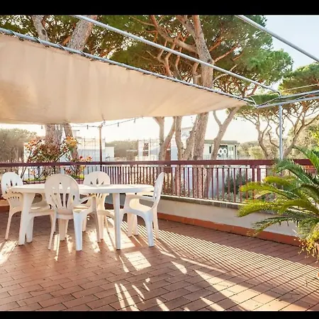Stanza Con Parcheggio Privato In Condiviso Homestay